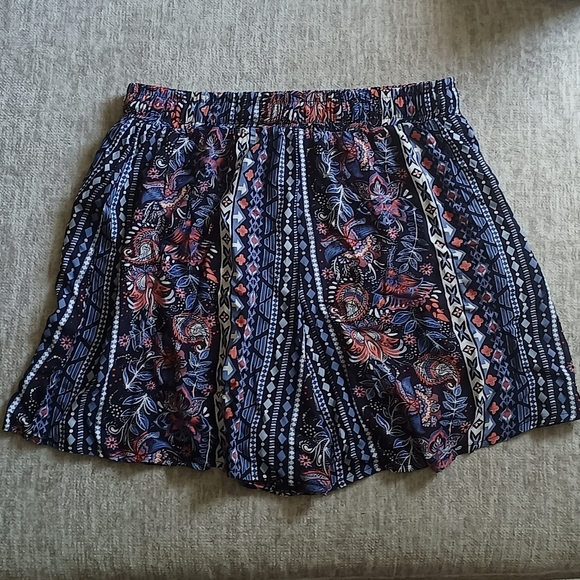 NWT Boohoo High Waist Boho Print Flowy Shorts US 12/UK 16 - Picture 3 of 6